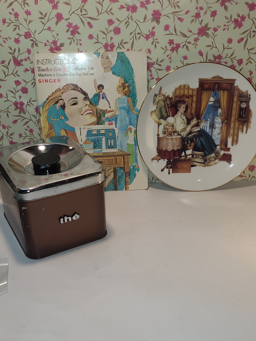 Avon Brown and Chrome Thé Canister - Retro Kitchen Accent,Book Singer 756
